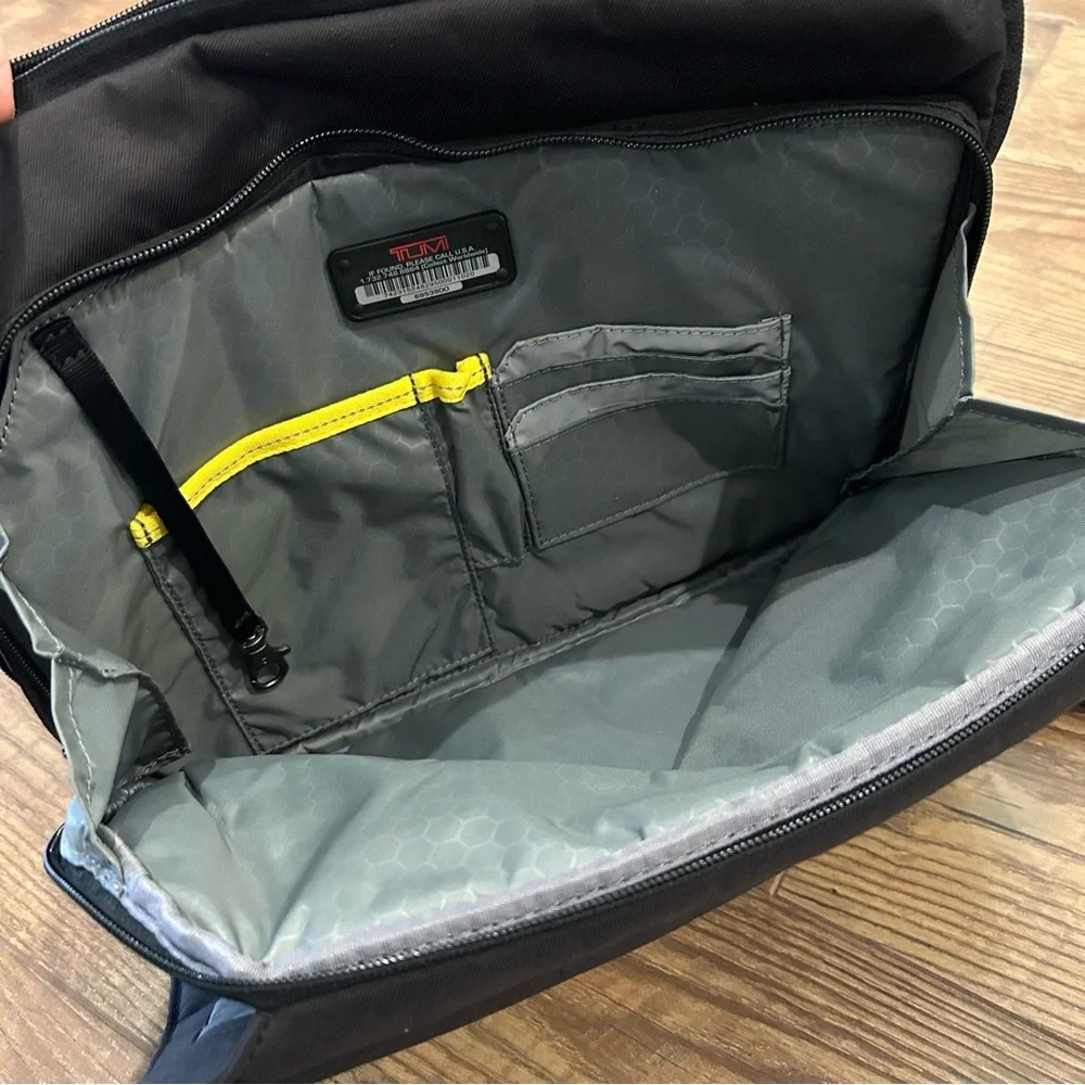 Tumi Lions Top Zip Laptop Bag Adjustable Shoulder Strap Black